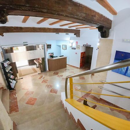 Hotel Baron Andilla Valdealgorfa Buitenkant foto