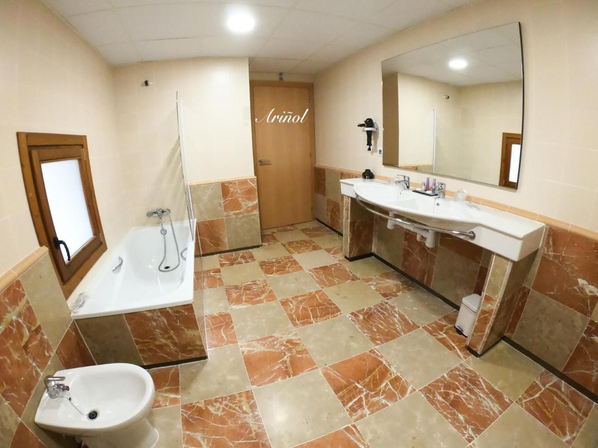 Hotel Baron Andilla Valdealgorfa Buitenkant foto