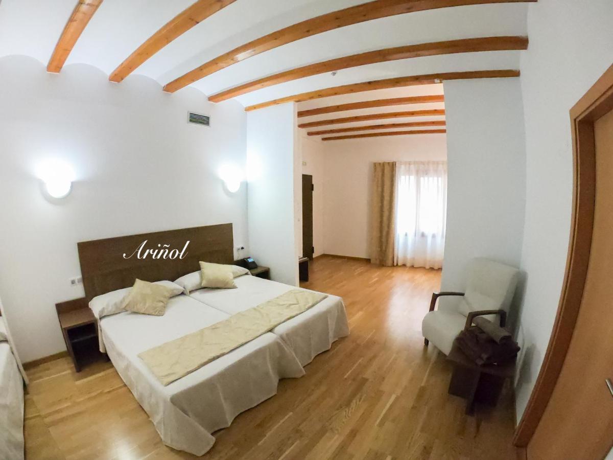 Hotel Baron Andilla Valdealgorfa Buitenkant foto