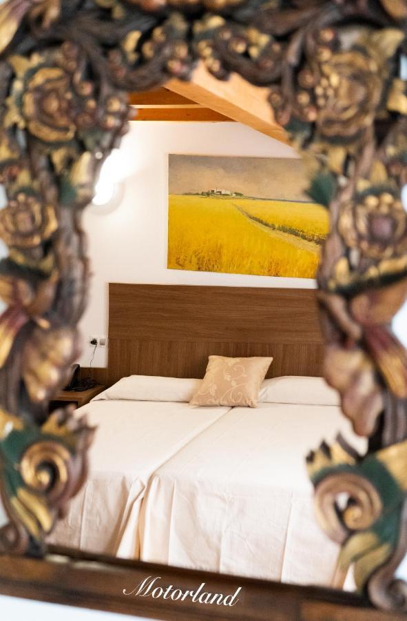 Hotel Baron Andilla Valdealgorfa Buitenkant foto
