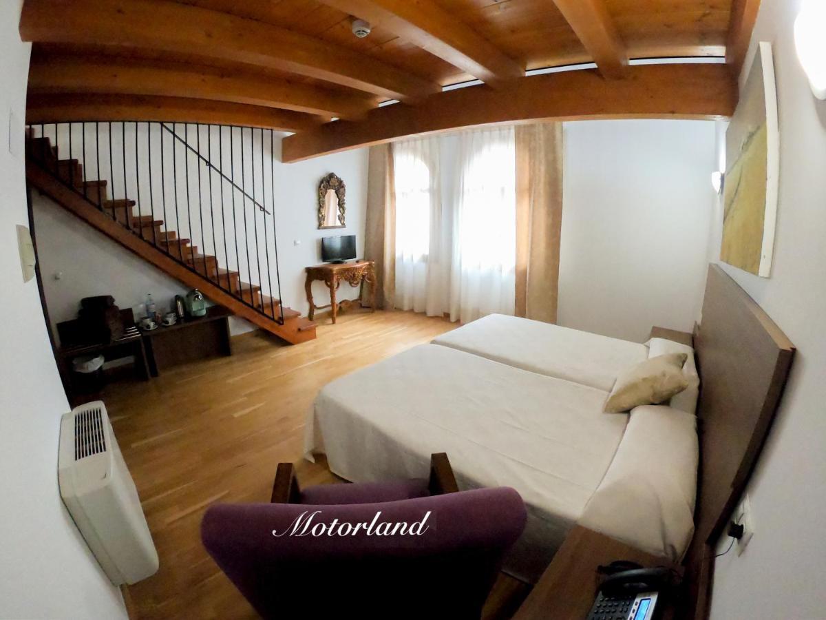 Hotel Baron Andilla Valdealgorfa Buitenkant foto