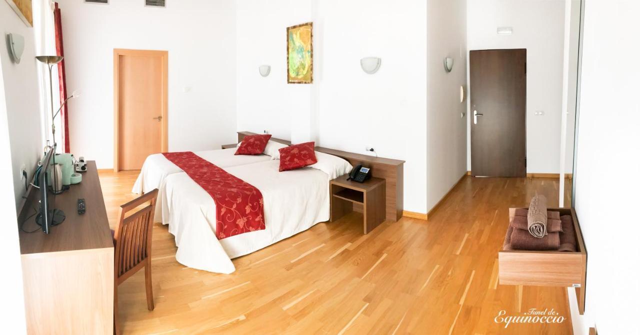 Hotel Baron Andilla Valdealgorfa Buitenkant foto
