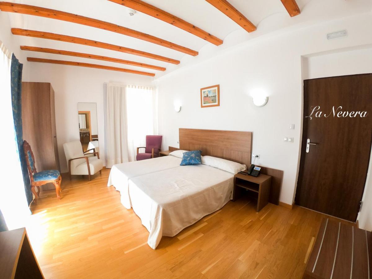 Hotel Baron Andilla Valdealgorfa Buitenkant foto