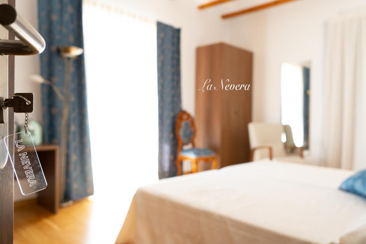 Hotel Baron Andilla Valdealgorfa Buitenkant foto
