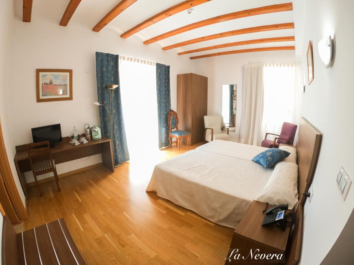 Hotel Baron Andilla Valdealgorfa Buitenkant foto