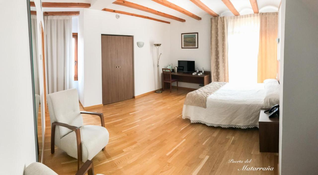 Hotel Baron Andilla Valdealgorfa Buitenkant foto